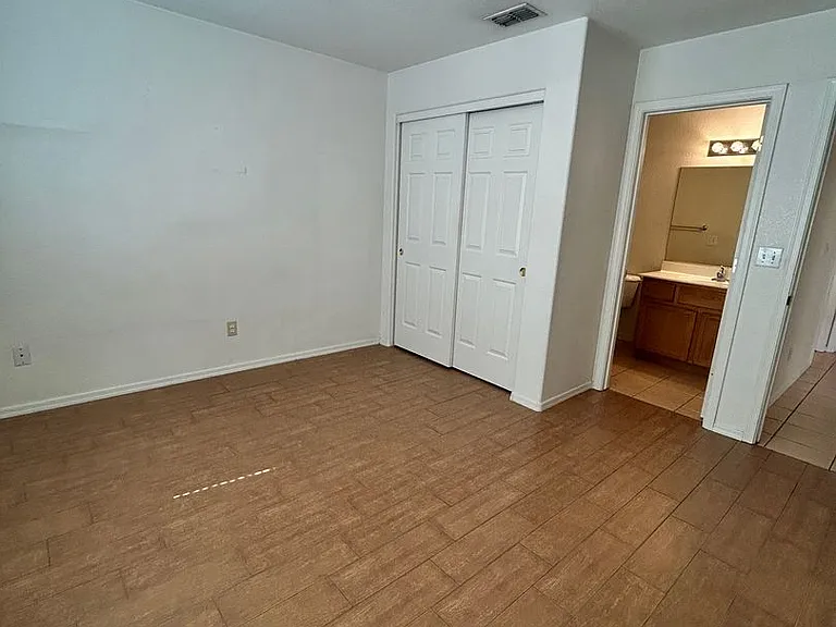 1370 Tanqueray Dr — Photo 8
