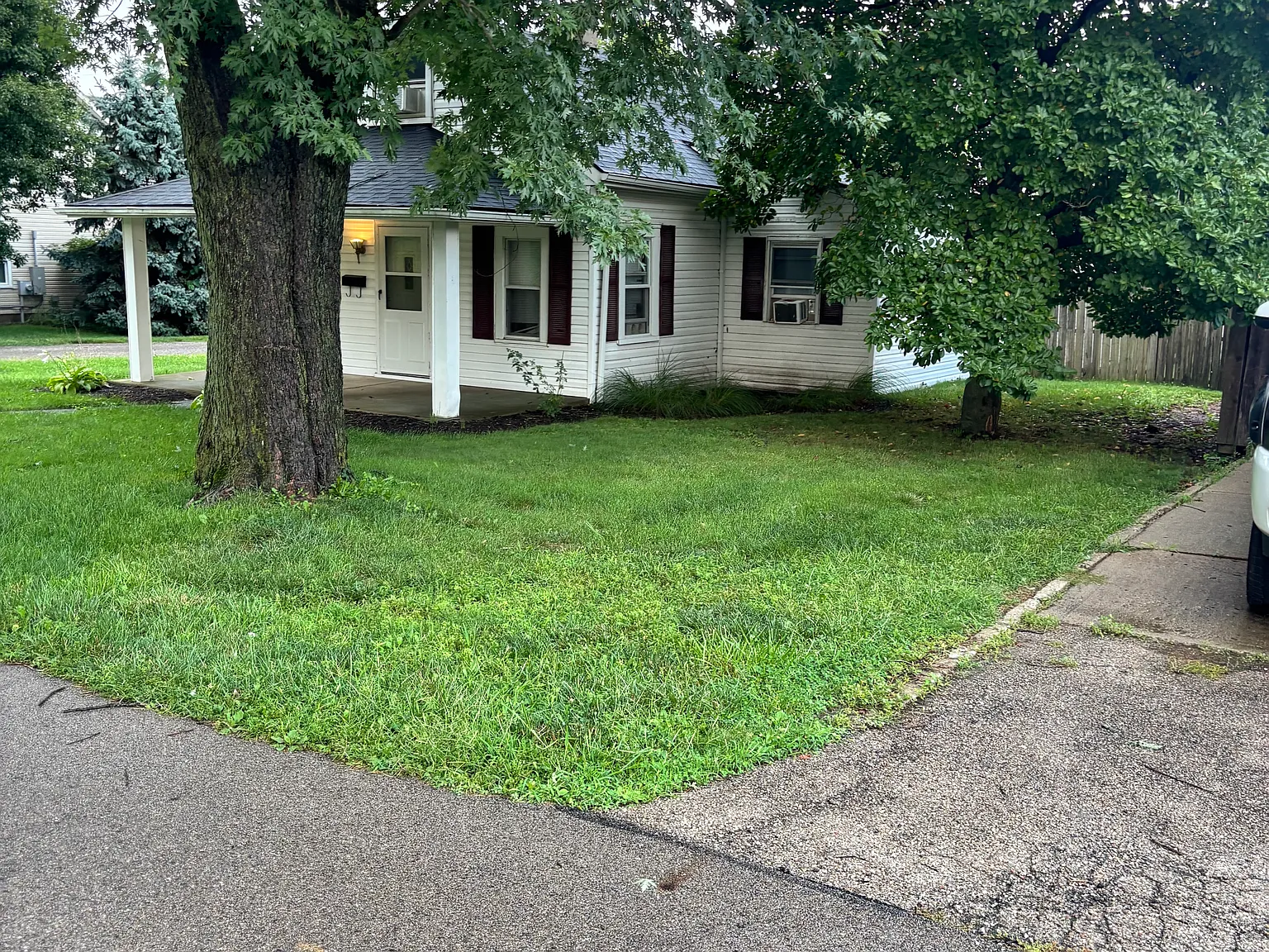 3 bed, 1128 sqft, $1,300 — Photo 1