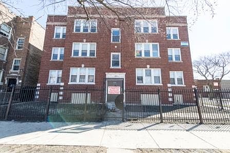 2nd image of 1101 N Leclaire Ave APT 3