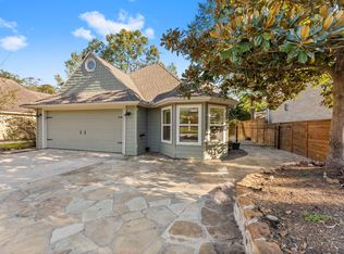 22 Shady Oak Ln, Conroe, TX 77304