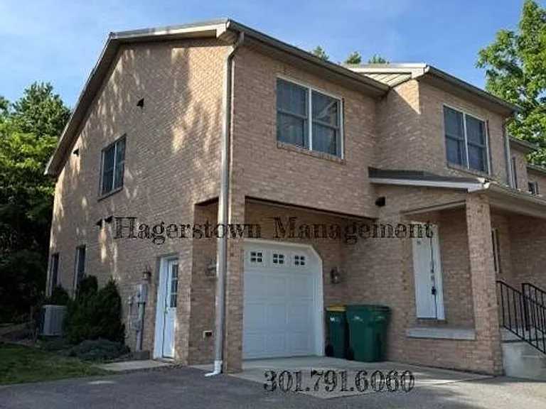 112 W Water St — Photo 2