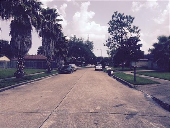 3rd image of 10418 Sagestar Ln