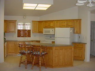 Kitche with Breakfast Bar