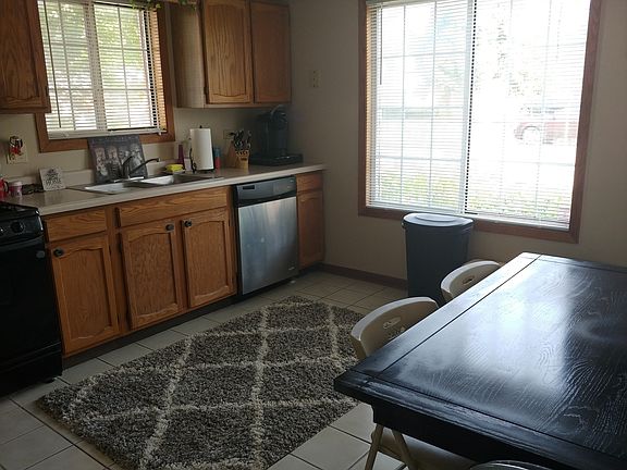 4th image of 344 Pembroke Ct APT 1
