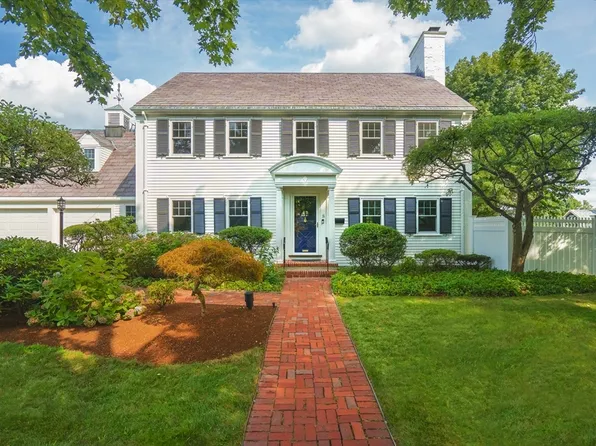 8 Manitoba Rd, Newton, MA 02468