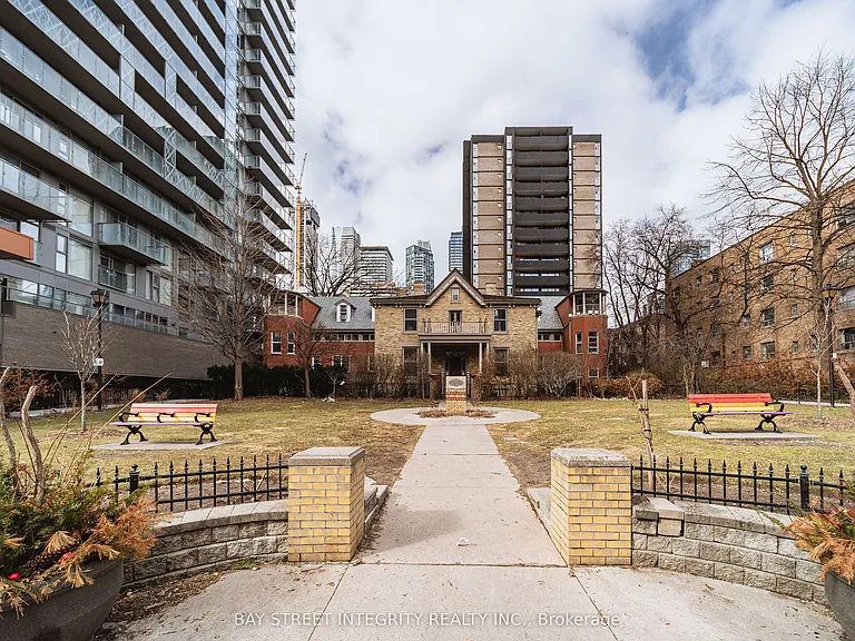 50 Wellesley St E #2801 — Photo 33