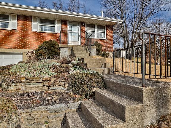 3rd image of 5052 Grossepointe Ln