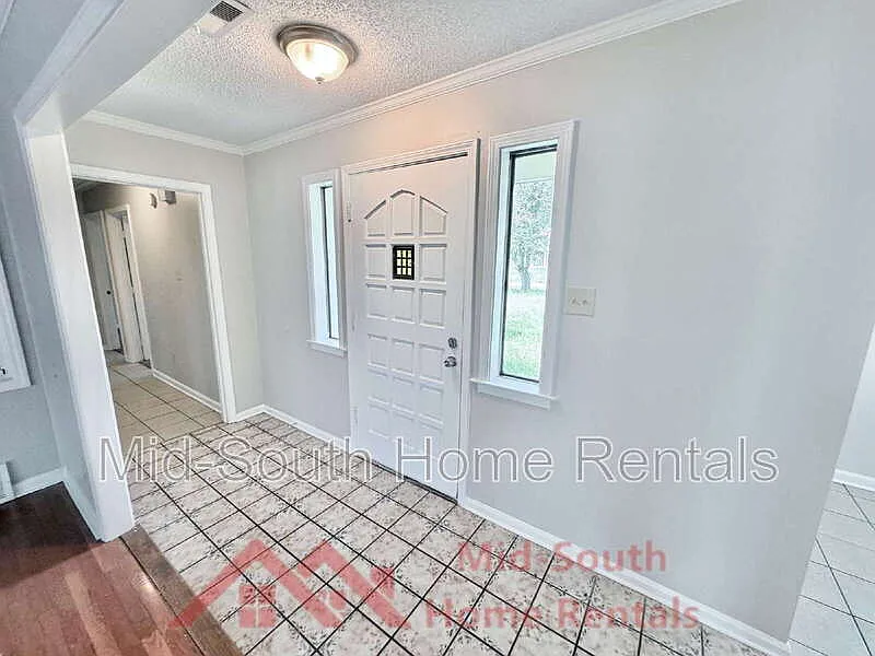 3 bed, 2.0 bath, 1400 sqft, $1,395 — Photo 3