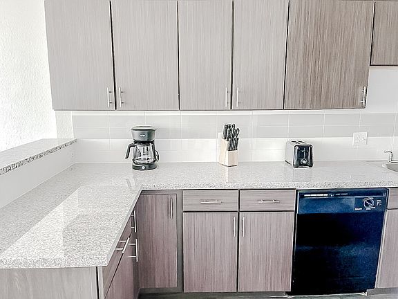 5th image of 2527 Burnet Ave #Id1036782p