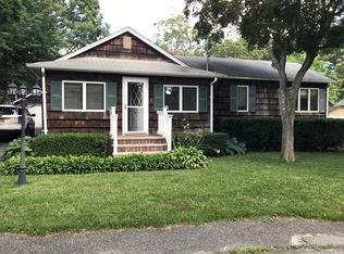 7 Great River Dr, Sound Beach, NY 11789
