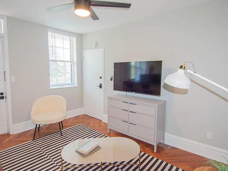 1901 Park Ave #3R — Photo 7