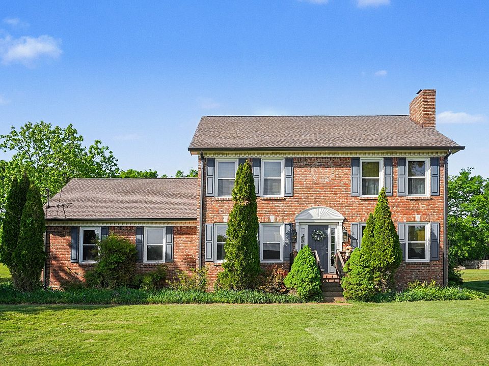 1st image of 224 Brookhaven Dr