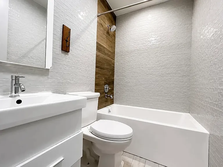1346 Hancock St #3A — Photo 7