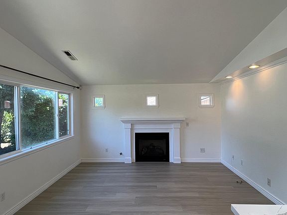 4th image of 14237 82nd Ave NE
