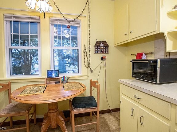 3rd image of 283 Crestwood Ave