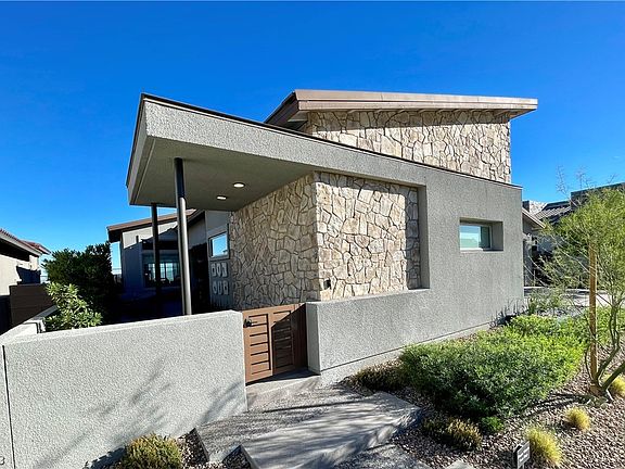 3rd image of 524 Vista Sunset Ave