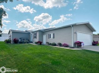 811 Golden Shores Ave, Creston, IA 50801