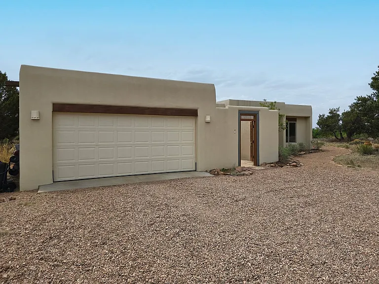 4 Inez Ct — Photo 40