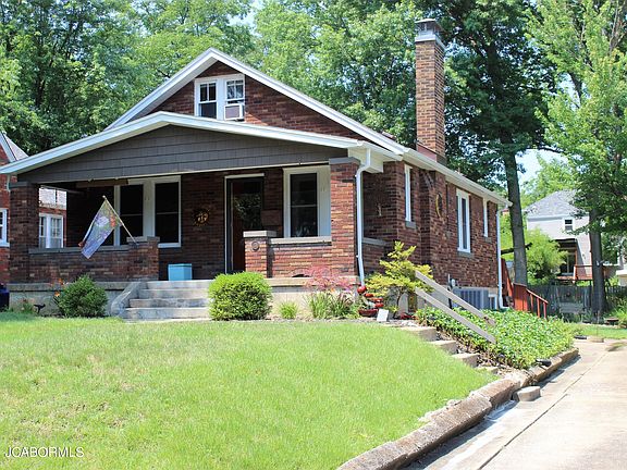 4th image of 131 W Circle Dr