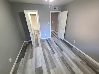 604 Clark St — Photo 18