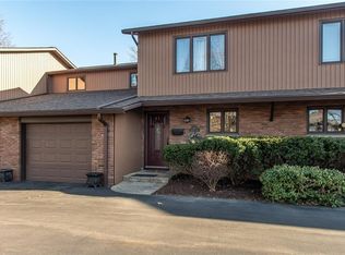 341 Penhurst Rd, Rochester, NY 14610