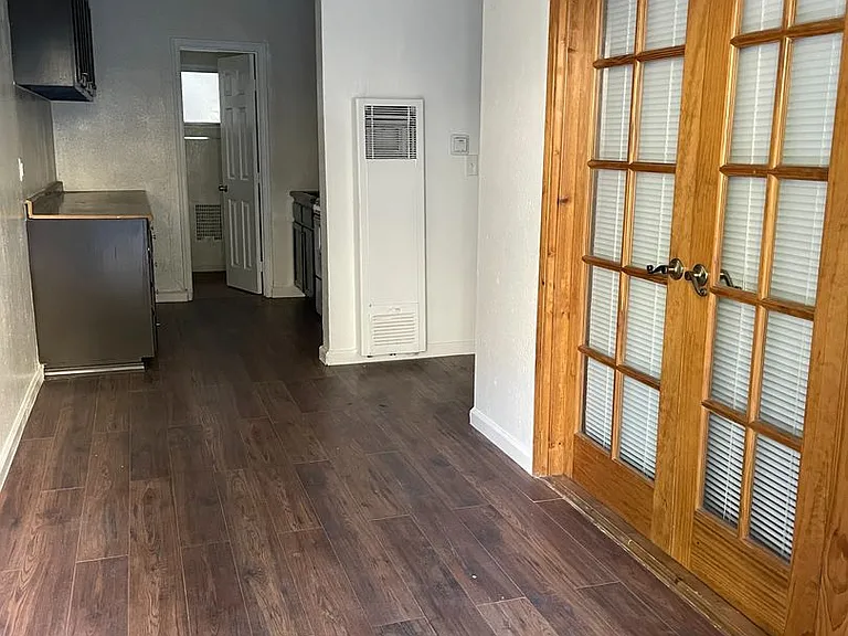 Hollywood & Highland Walkable Apartment Community — Photo 6