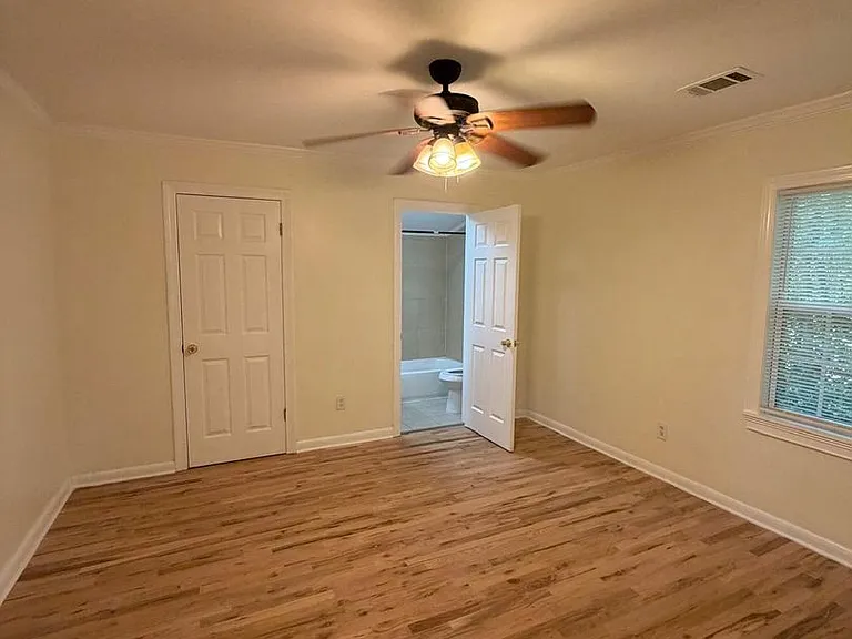 637 Parkdale Dr — Photo 9
