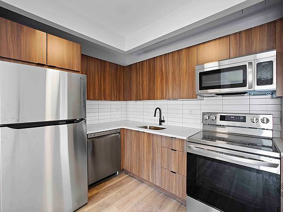 5th image of 1111 Foster Ave #208