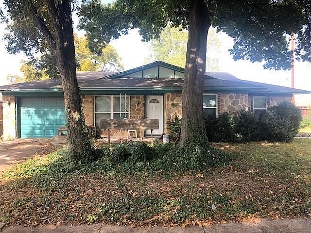 1st image of 925 E Daugherty Dr