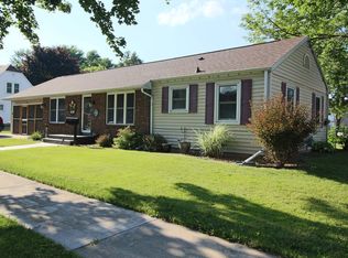 1102 W Summer St, Appleton, WI 54914