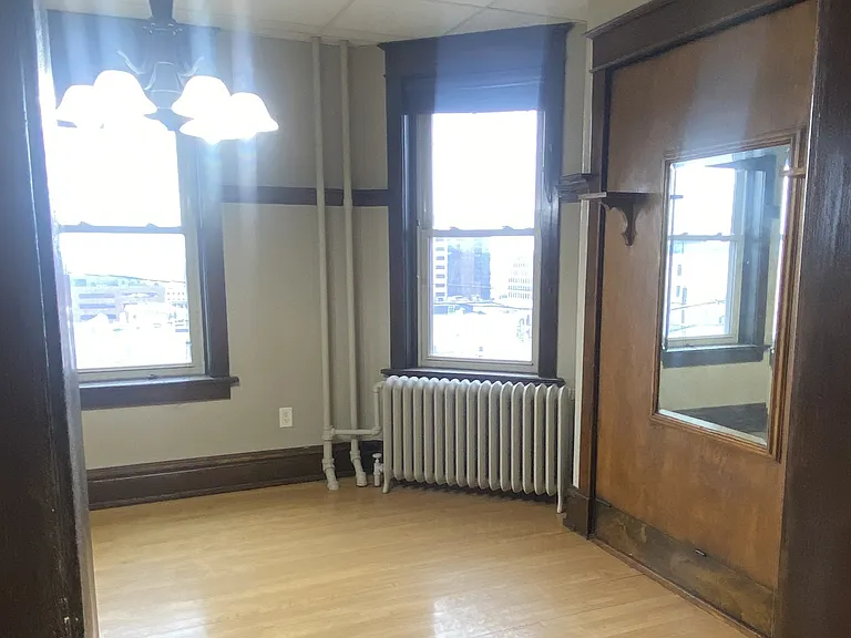 218 N 1st Ave W #7 — Photo 13