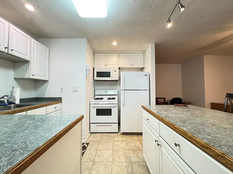 94 Edwards St — Photo 11