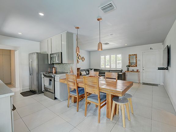 4th image of 8990 Caribbean Blvd