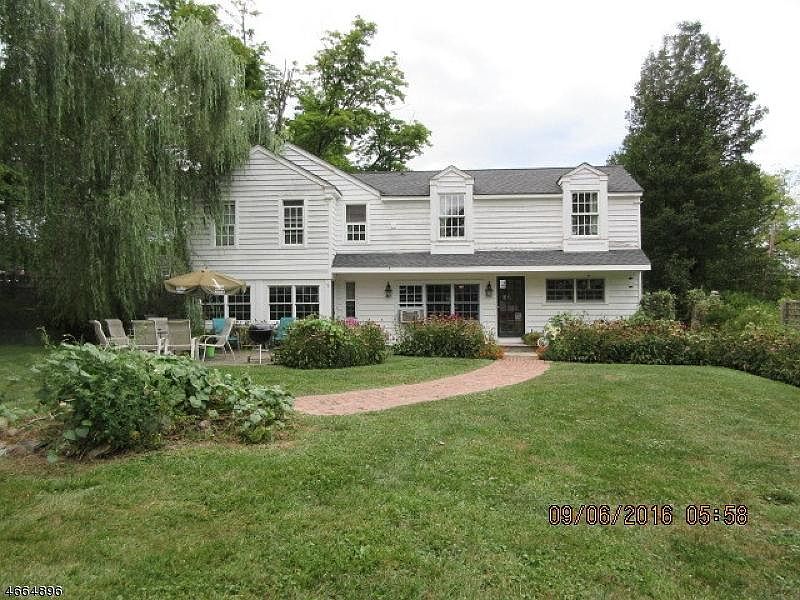 2nd image of 27 Bissell Rd
