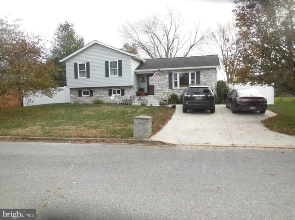 45681 Schooner Ct, Great Mills, MD 20634