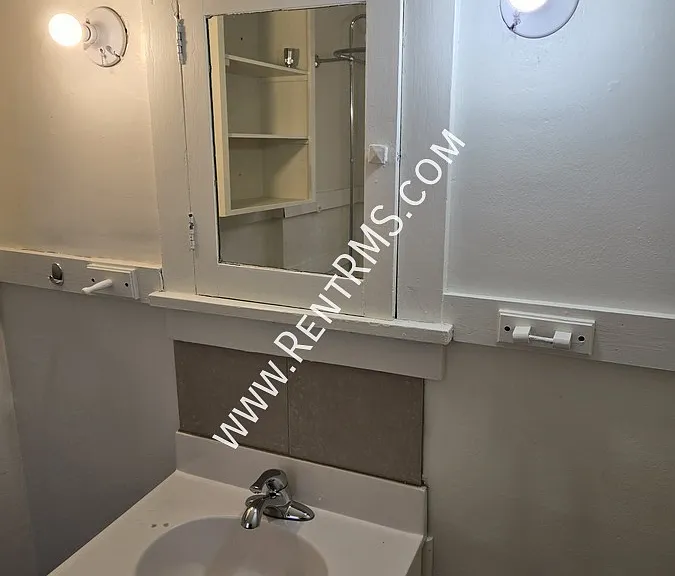 808 SW 11th St #2 — Photo 12