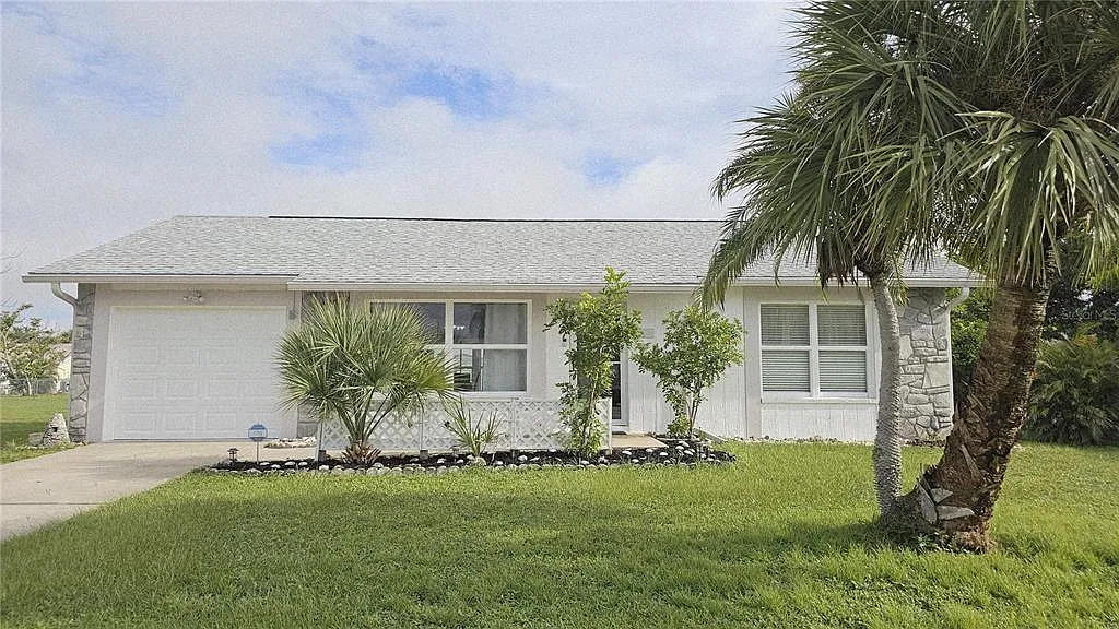 2 bed, 1.0 bath, 918 sqft, $2,800 — Photo 1