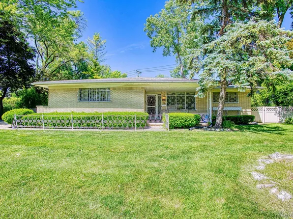 16318 Westland Ave, Southfield, MI 48075