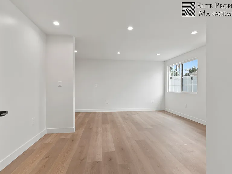 6418 Paramount Blvd #1/2 — Photo 18