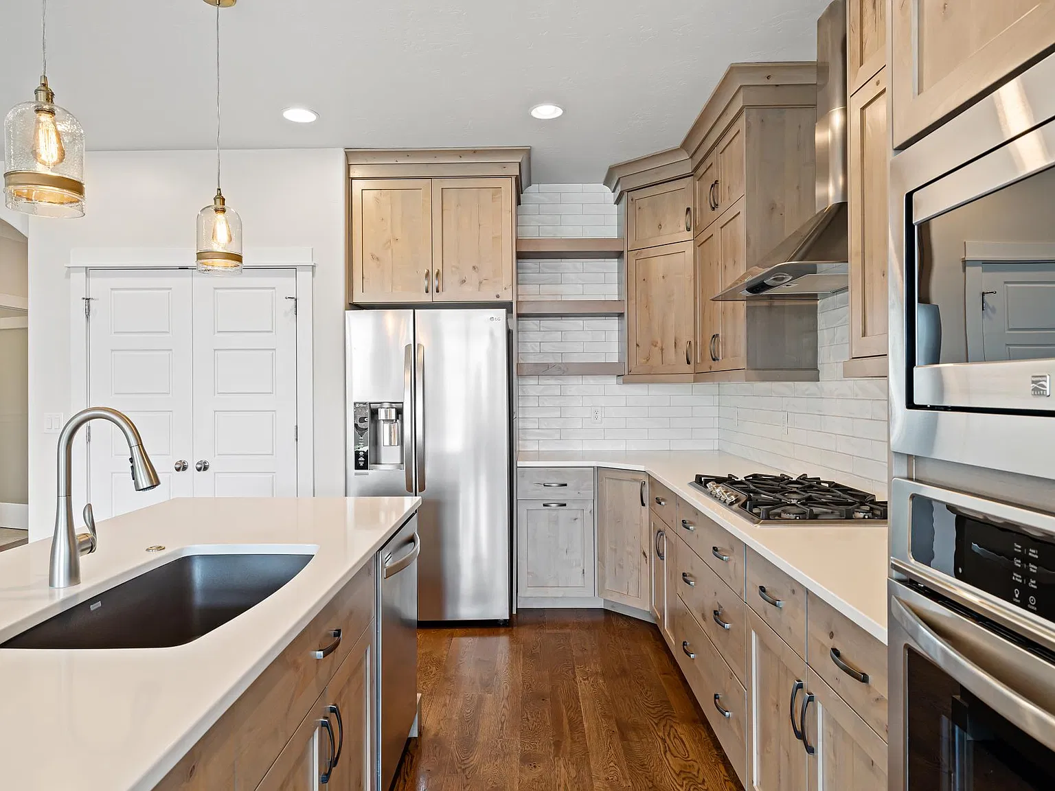 3 bed, 2107 sqft, $2,750 — Photo 3