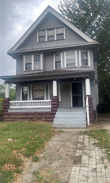 1st image of 640 E 109th St
