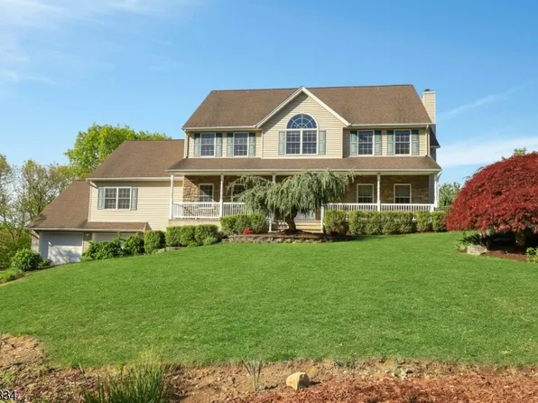 8 Buena Vista Dr, Ringwood Boro, NJ 07456