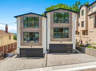 519 4th St #B, Palisades Park, NJ 07650