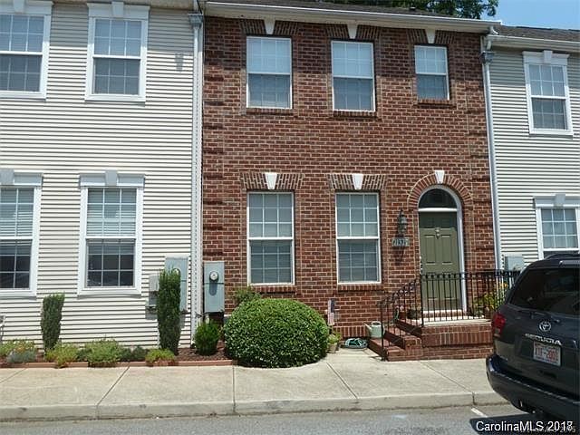 1st image of 21327 Pine St #123