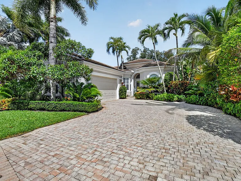 7843 Villa D Este Way — Photo 2