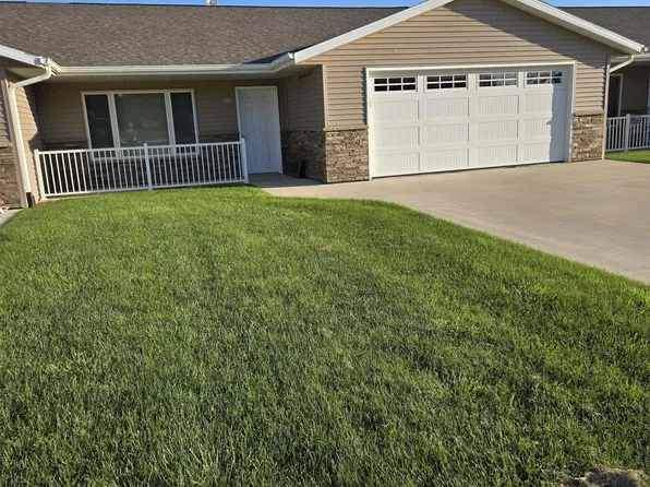309 4th Ave SW, Cresco, IA 52136