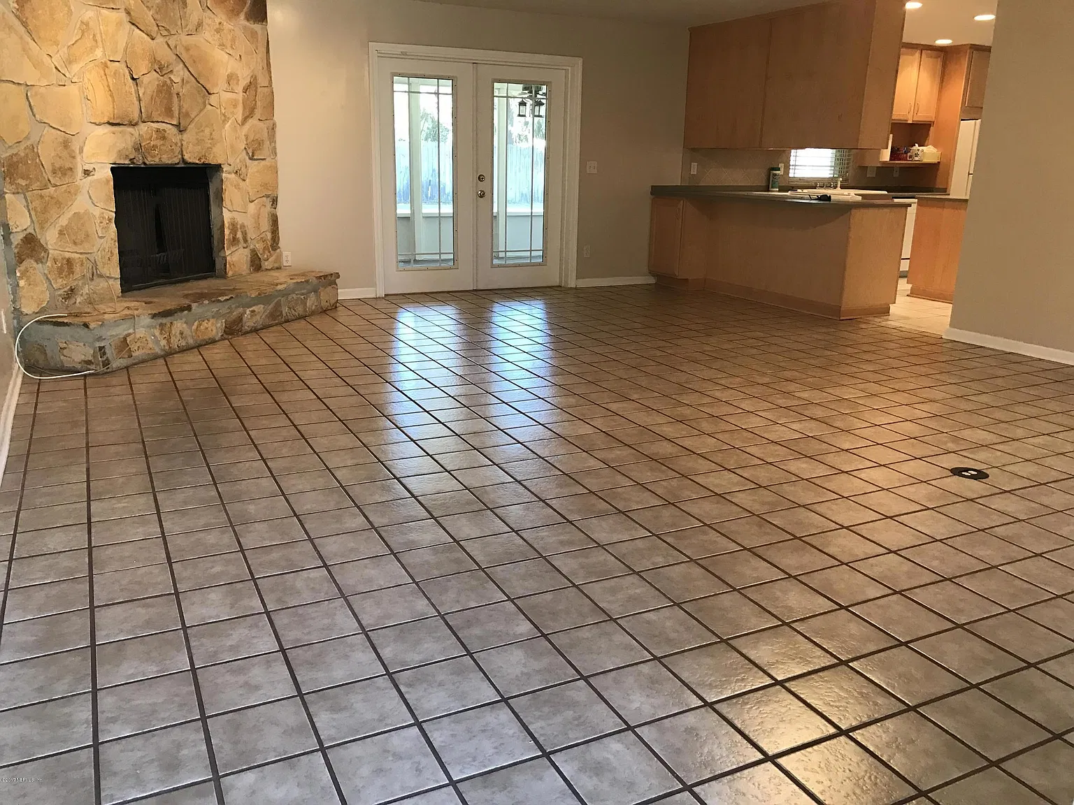3 bed, 1779 sqft, $2,300 — Photo 2