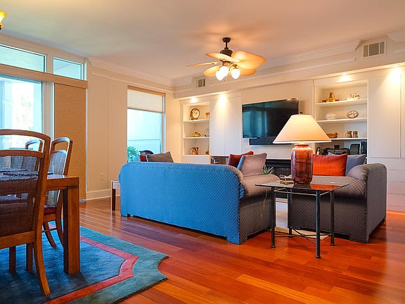 5th image of 213 S Plaza Ct #T7