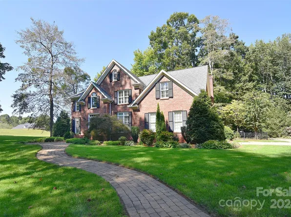 214 Forest Glen Dr, Salisbury, NC 28147