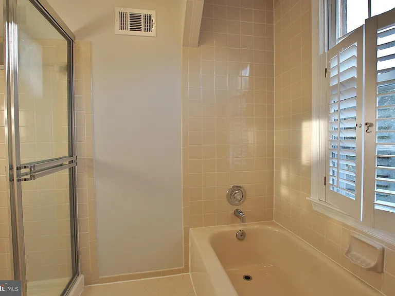7321 Mallory Ln — Photo 21
